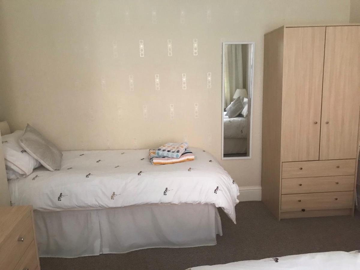 Parade Holiday Apartments Скарборо Екстер'єр фото
